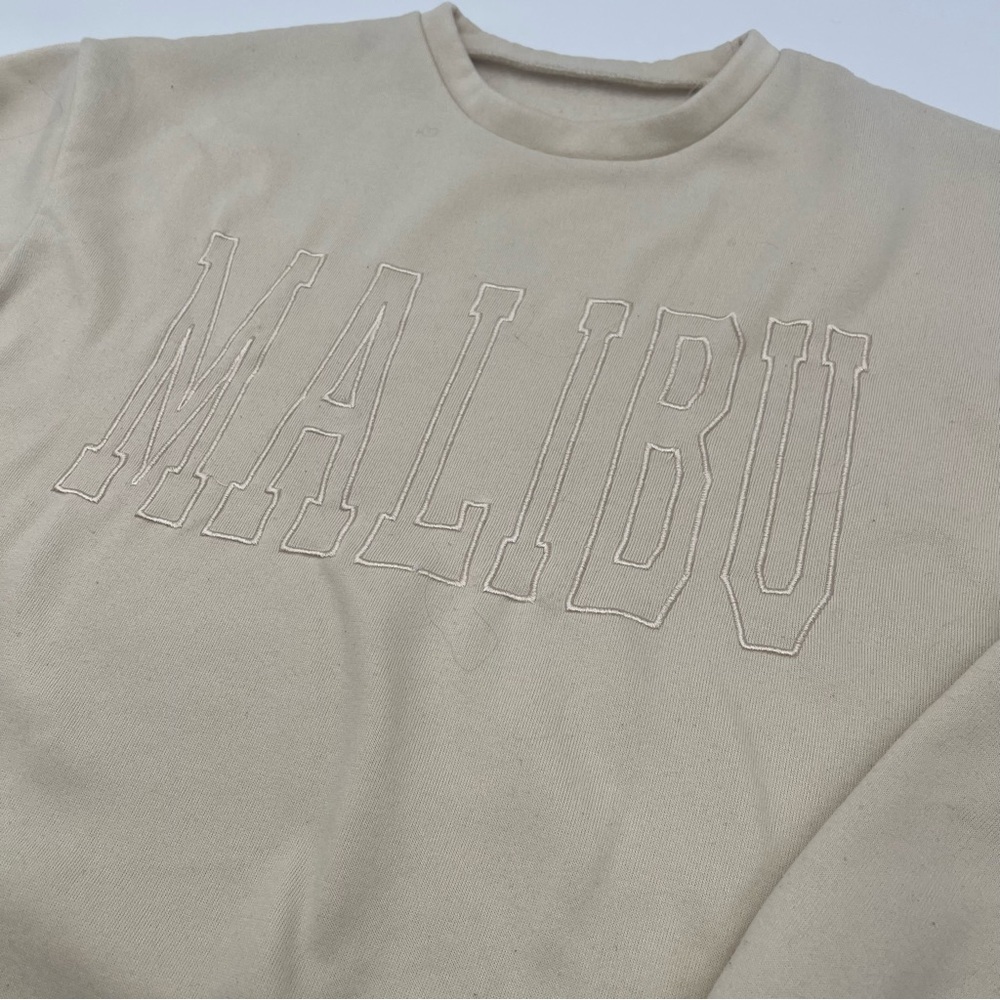 MALIBU Embroidered Crewneck Sweatshirt Women’s size Medium Cream Color